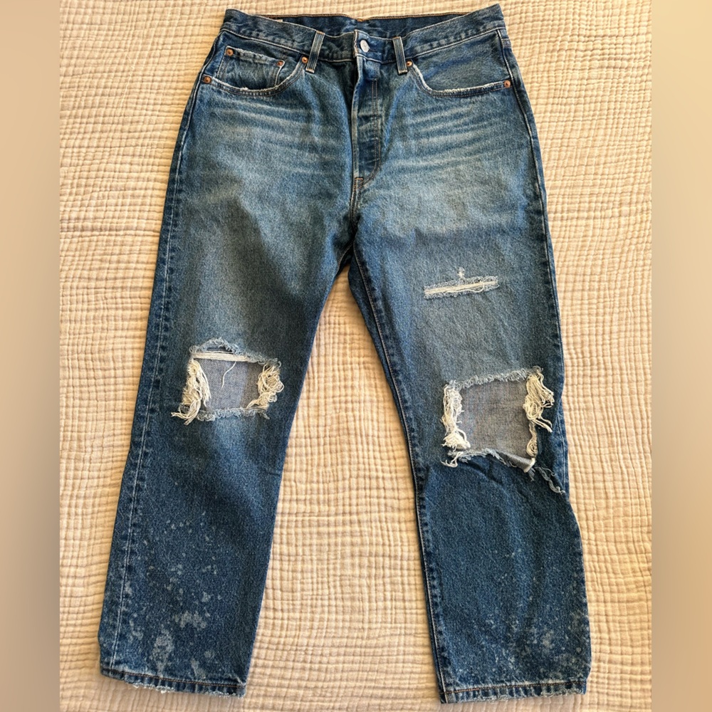 Levi's High Rise Blue Distressed Jeans